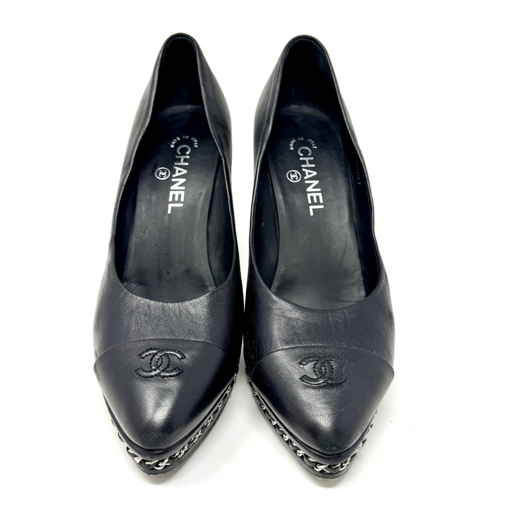 CHANEL Cap Toe Interlocking CC Chain-Trim Platform Pumps - Black Leather size 40 - Picture 10 of 16